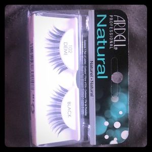 NEW Ardell Lashes (102) Demi